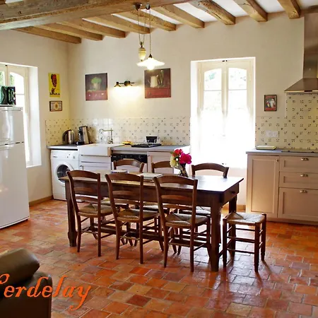 Maison De Charme Avec Piscine Chauffee A 300m De La Loire, Proche Saumur Et Sites Unesco - Fr-1-622-70 Holiday home La Menitre