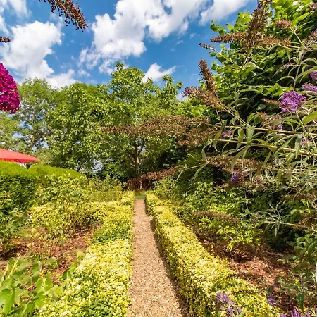 Holiday home Maison De Charme Avec Piscine Chauffee A 300m De La Loire, Proche Saumur Et Sites Unesco - Fr-1-622-70 La Menitre